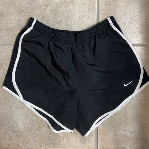 Nike Girls' Dry Tempo Running Shorts - Picture 1 of 6